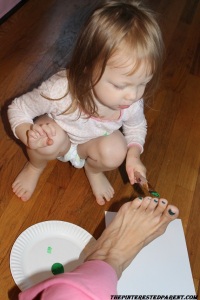 Mommy, I paint your feet too. 